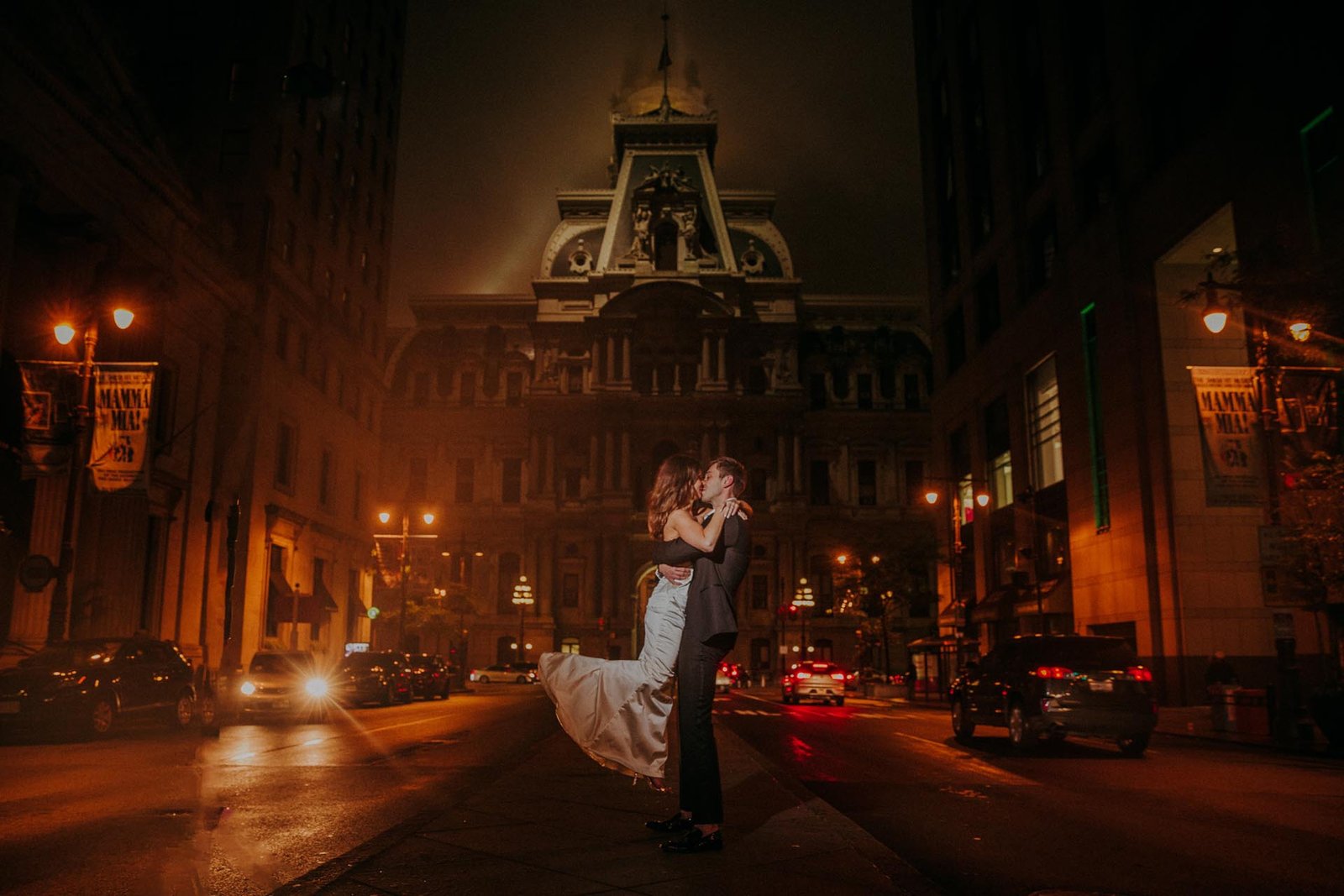 philadelphia iconic broad street wedding photos