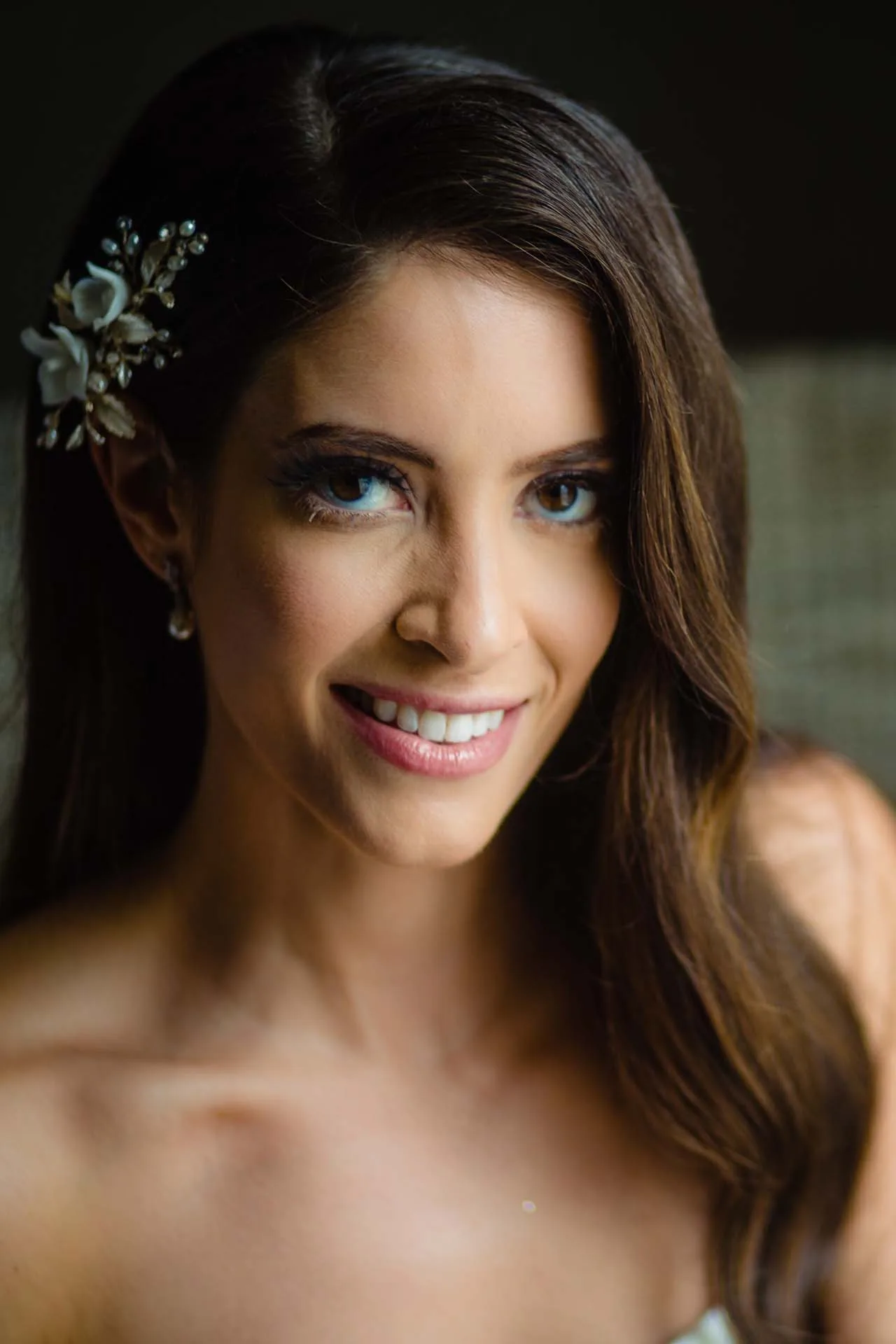 bride getting ready at the logan philadelphia wedding ben franklin ballroom