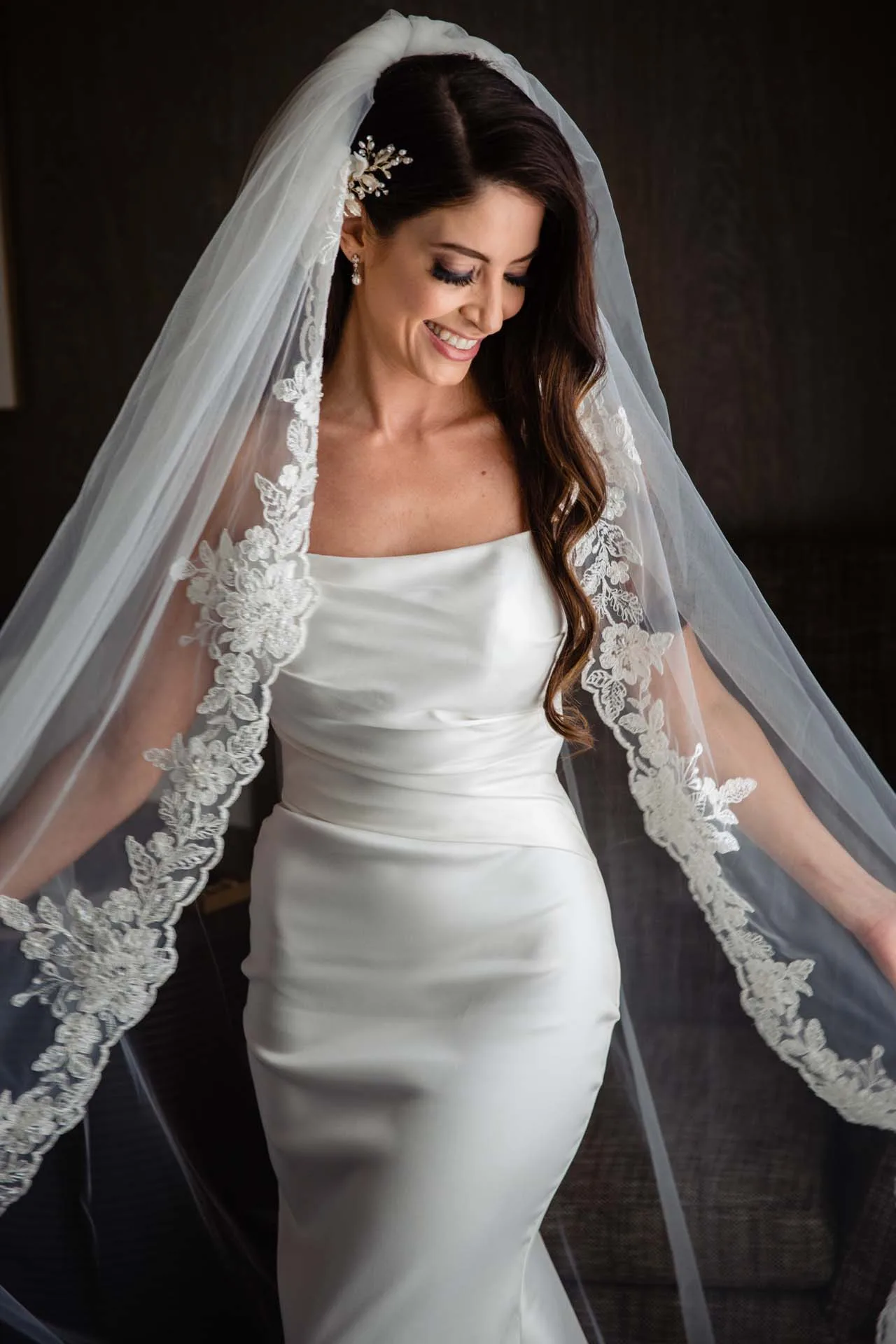 bride getting ready at the logan philadelphia wedding ben franklin ballroom