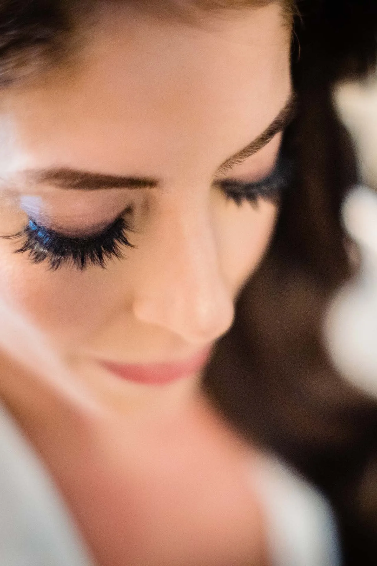 bride getting ready at the logan philadelphia wedding ben franklin ballroom